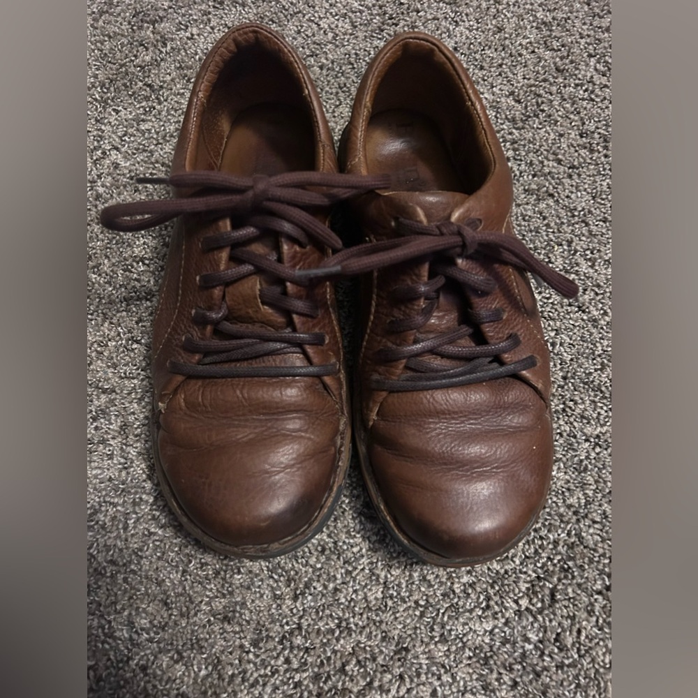 Born, 8.5/40 Wide, leather top shoes